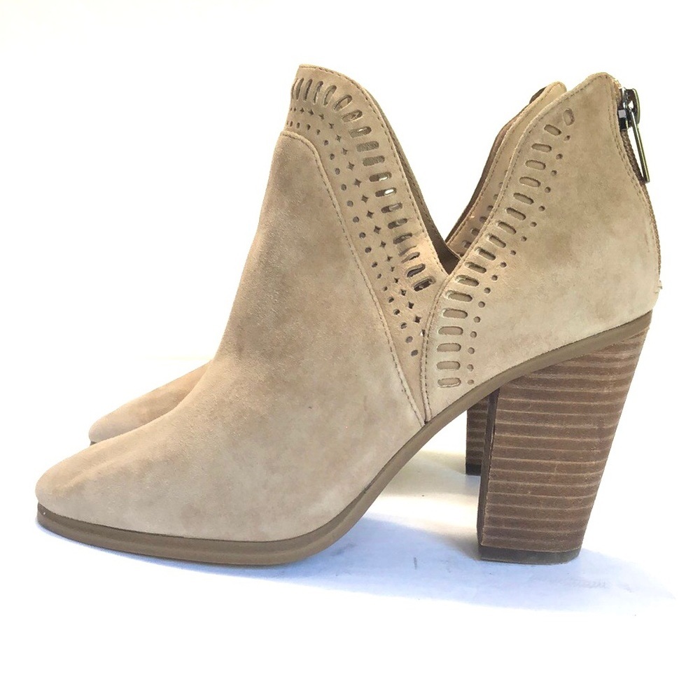 Vince Camuto Tan V-Sides Back Zip Block Heel Suede Ankle Boots 8M